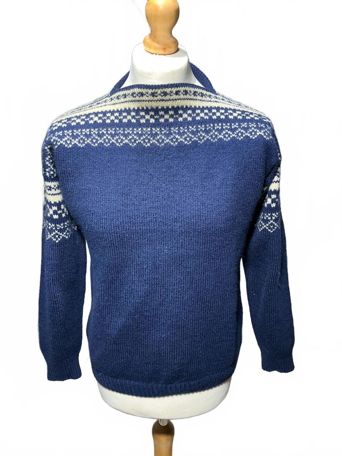 Vintage Men's Blue and White Patterned Icelandic Wool Sweater