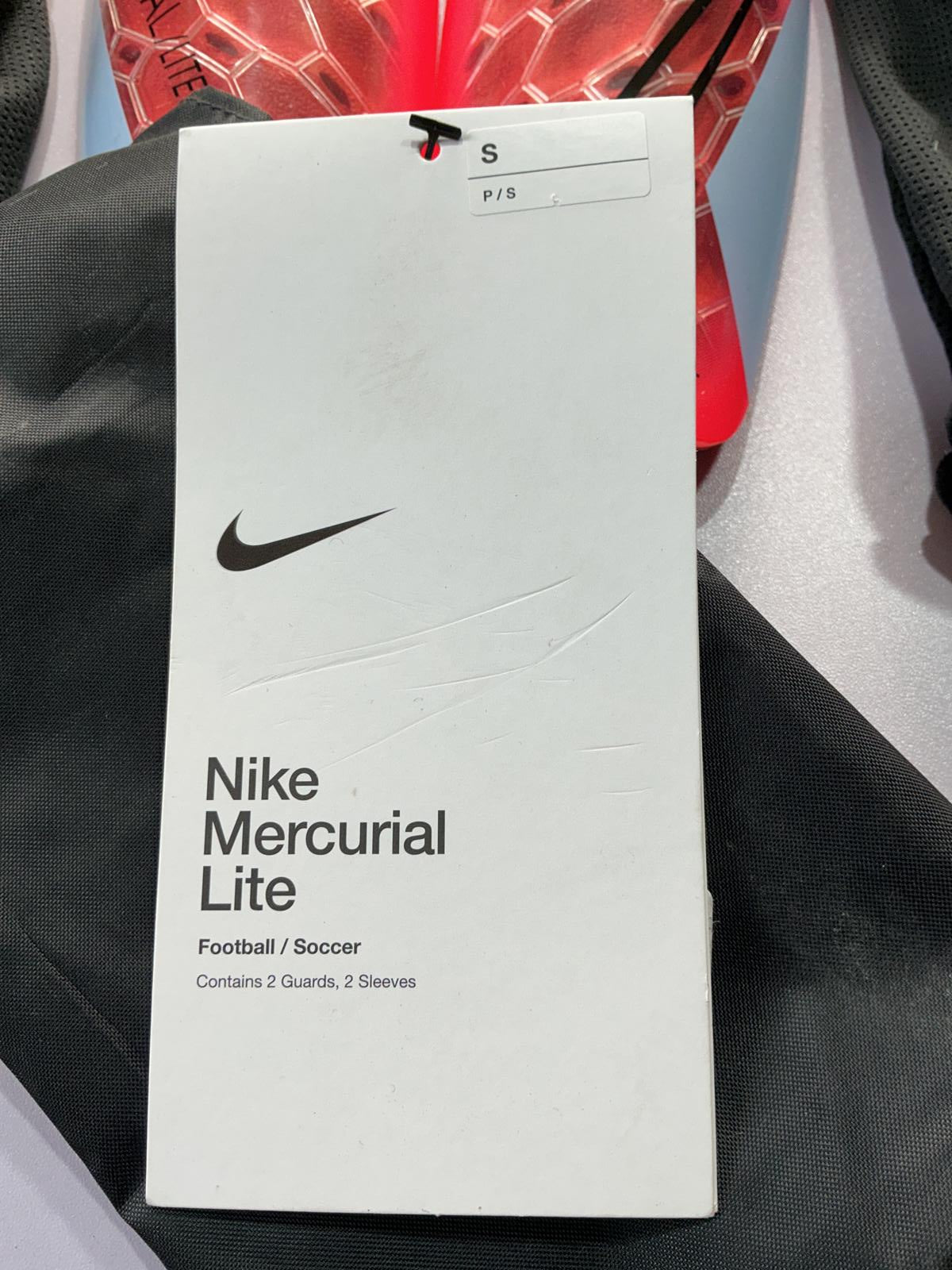 Nike Mercurial Lite Football Shin Guards Size Small