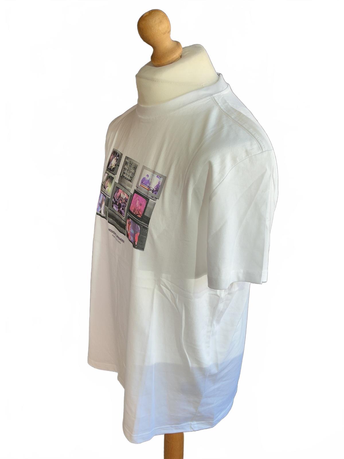 *NEW* Weekend Offender White Graphic T-Shirt Size L Casual Streetwear
