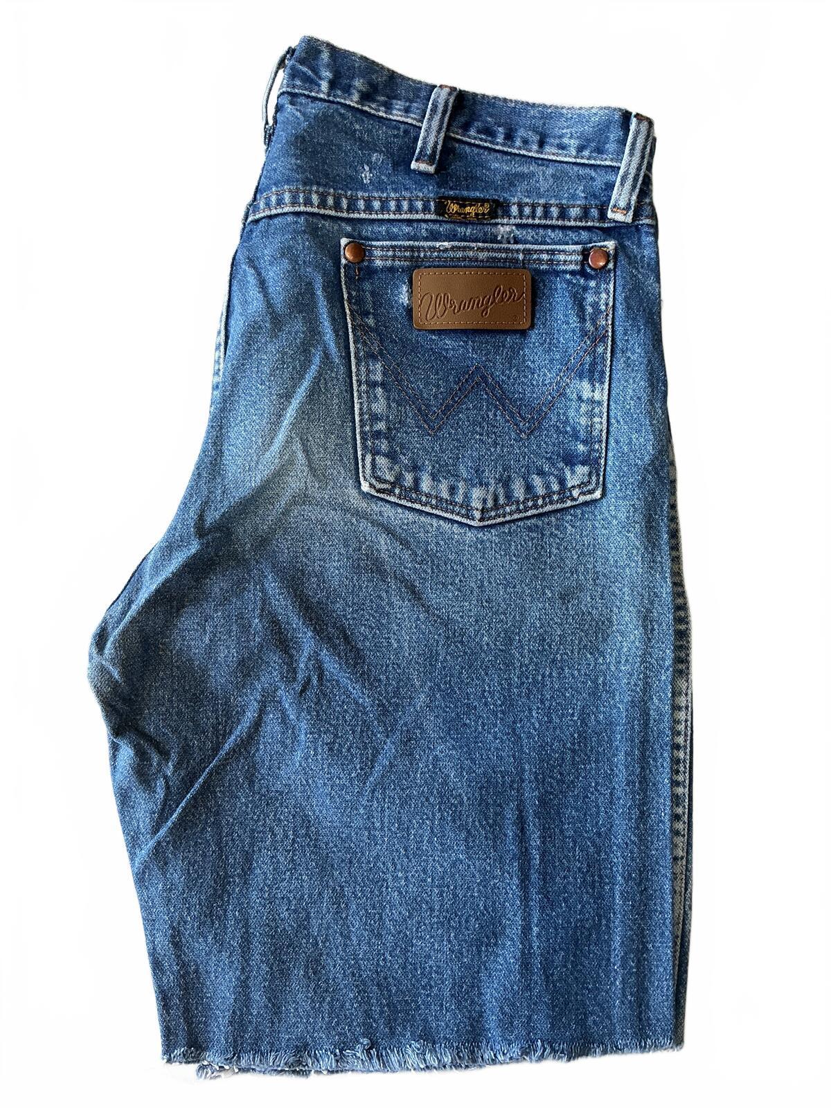Vintage Wrangler Classic Blue Denim Shorts Size 34 Comfortable Fit