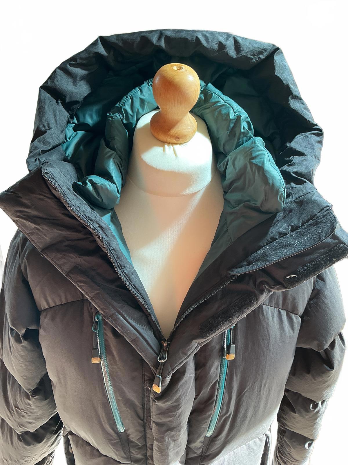 The North Face Men's Black Puffer Jacket with Hood