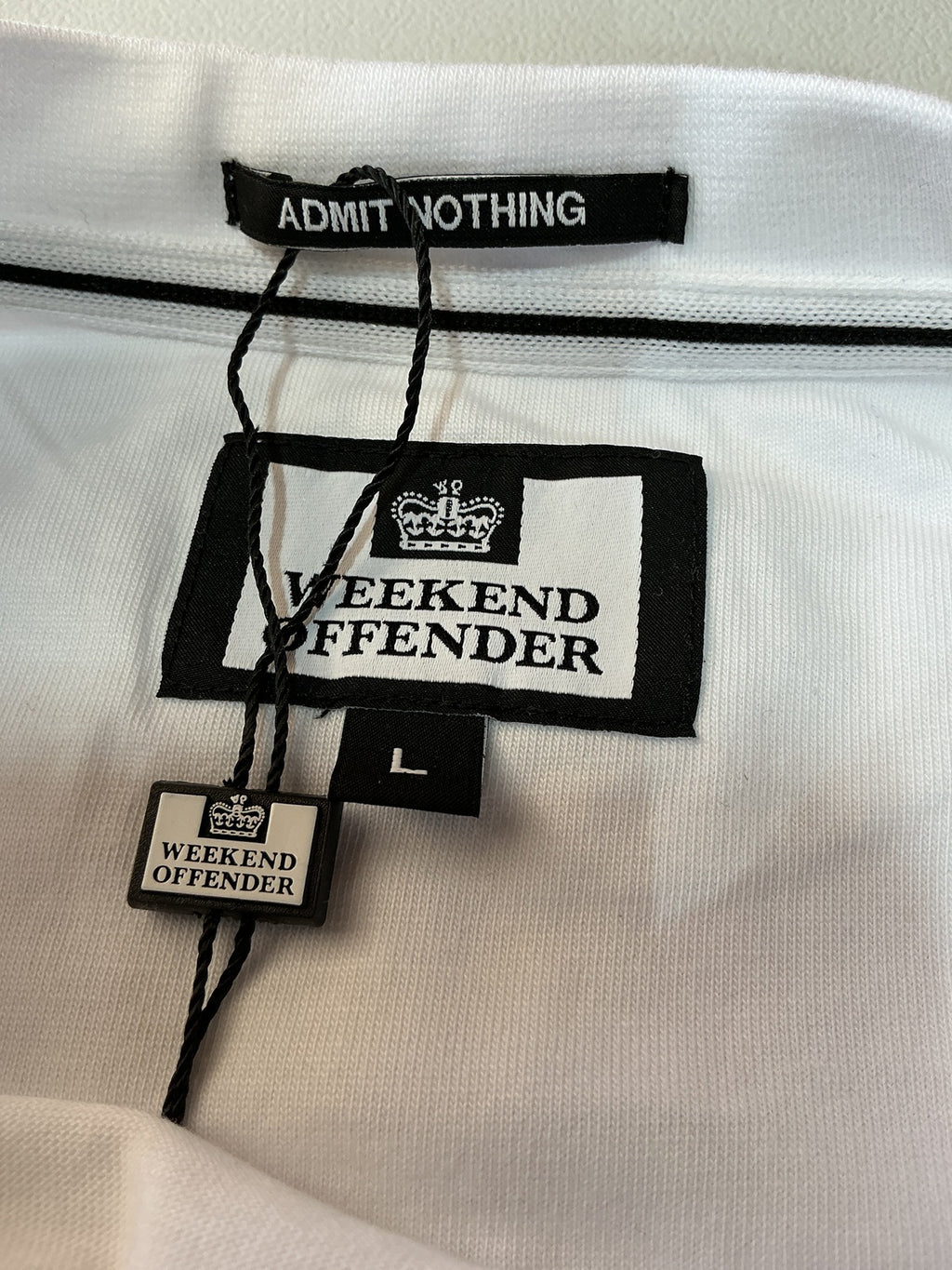 Weekend Offender White Graphic T-Shirt Size L Casual Streetwear Cotton