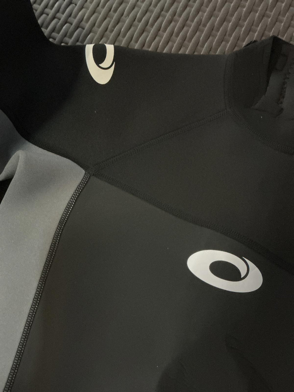 Osprey Rey Black and Grey Wetsuit Size Large