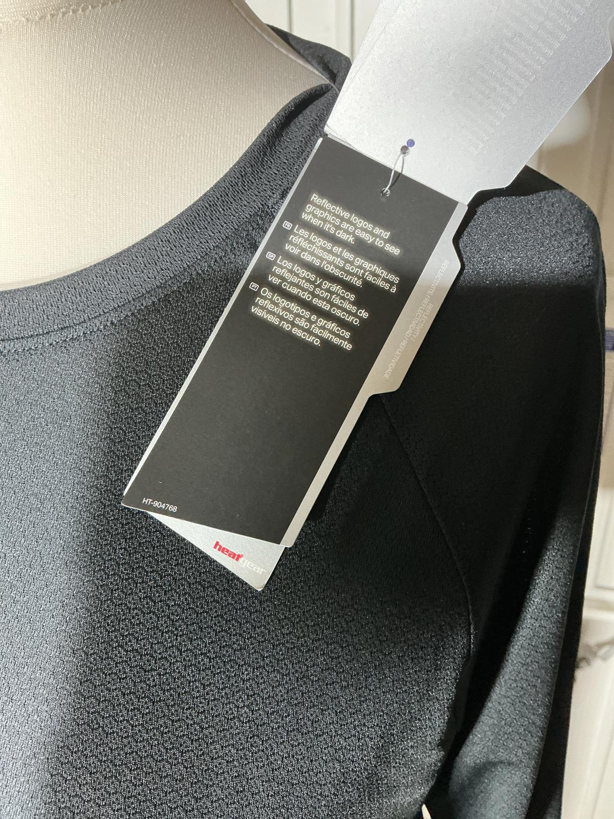 *NEW* Under Armour XL Women's Long Sleeve Black Run Athletic Top with Open Back