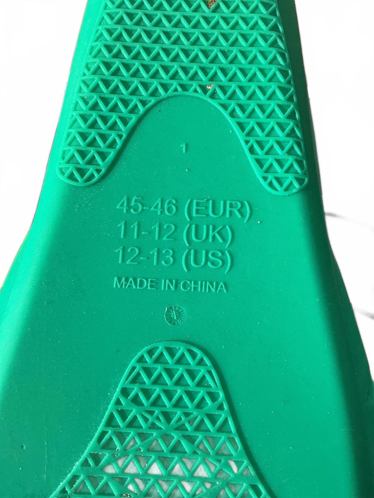 Zoggs Short Blade Ultra Fins Size 11-12