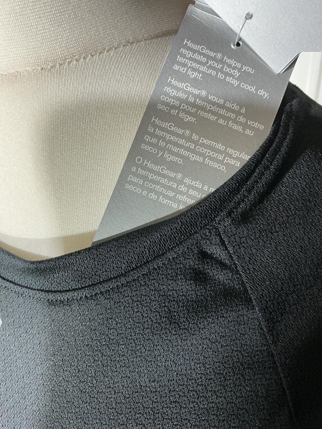 *NEW* Under Armour XL Women's Long Sleeve Black Run Athletic Top with Open Back