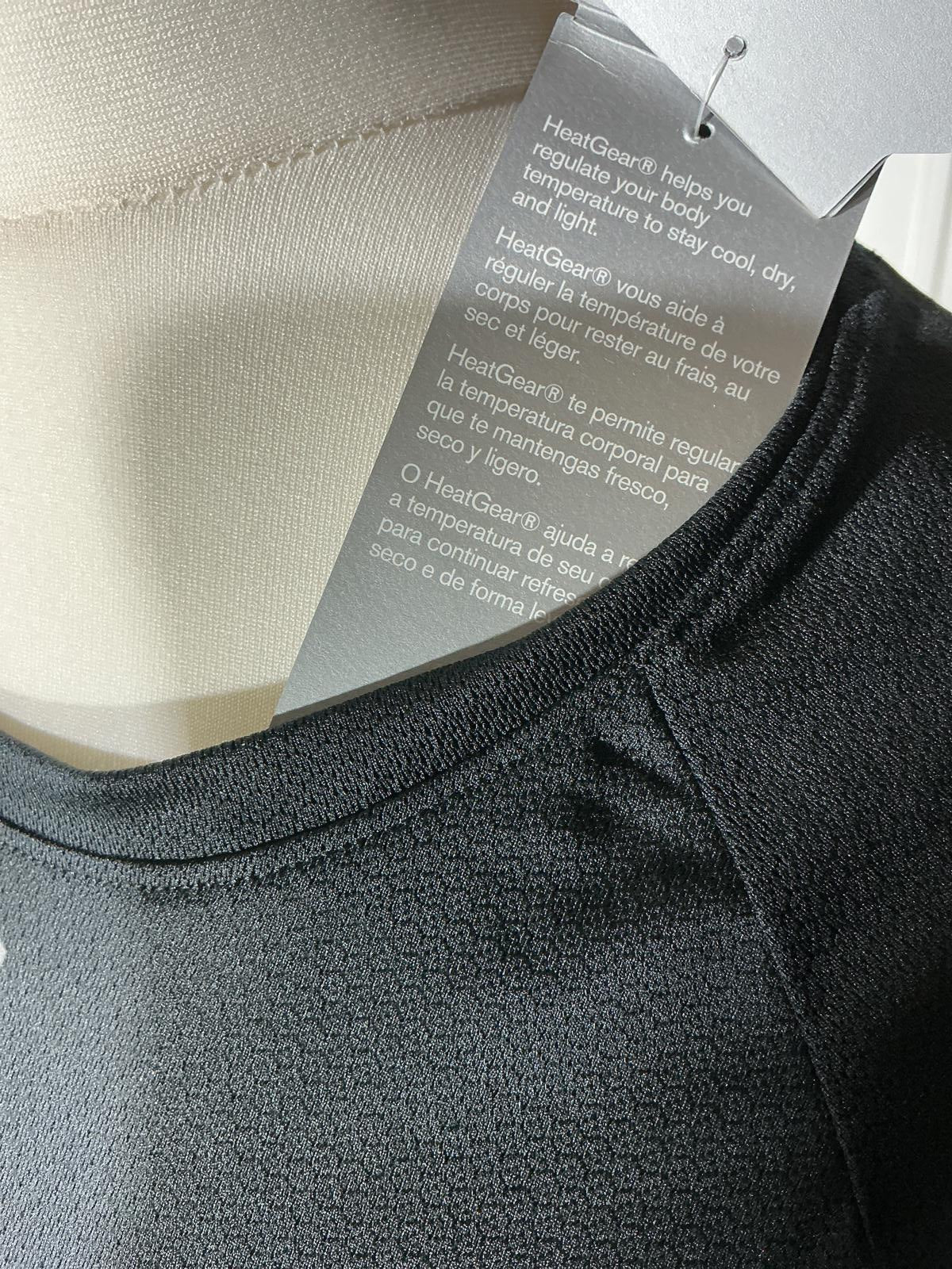 *NEW* Under Armour XL Women's Long Sleeve Black Run Athletic Top with Open Back