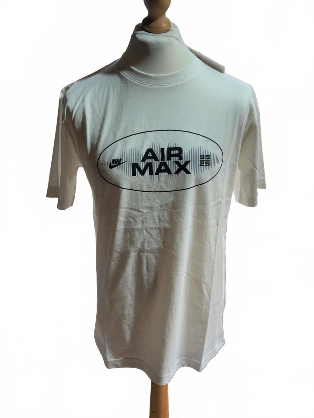 Nike Air Max White T-Shirt Size Regular M Casual Comfortable Fit