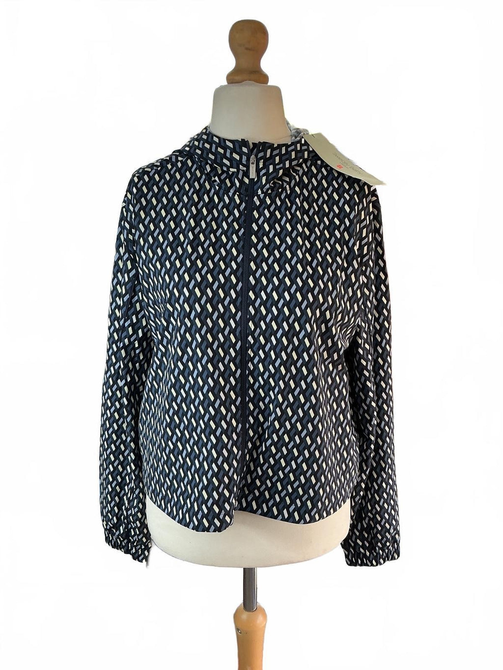 Sweaty Betty Explorer Cropped Zip Up Jacket Women S Blue Geo Print Ultra Light