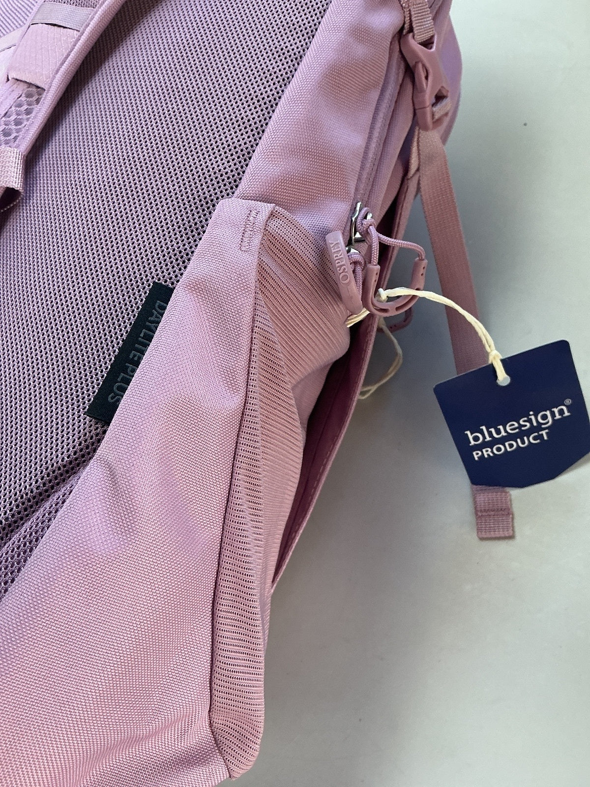 Osprey Daylite Plus Women 20L Iris Pink Lightweight Backpack