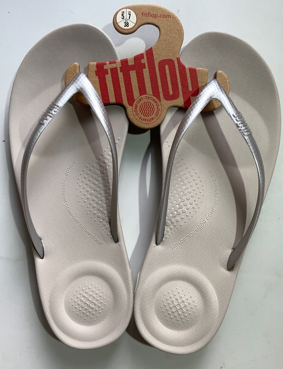 FitFlop Iqushion Ergonomic Flip-Flops Silver UK 5 Comfortable Sandals