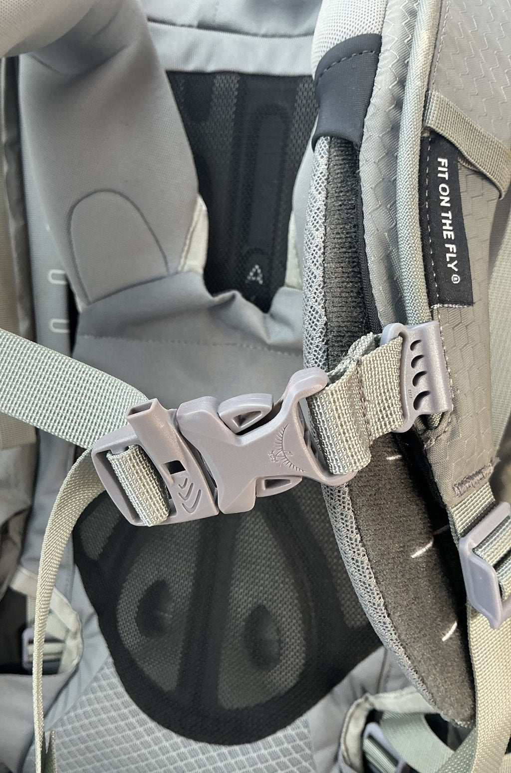 Osprey Ariel 65L Women’s Backpack Large Grey Custom Fit Lightweight Raincover