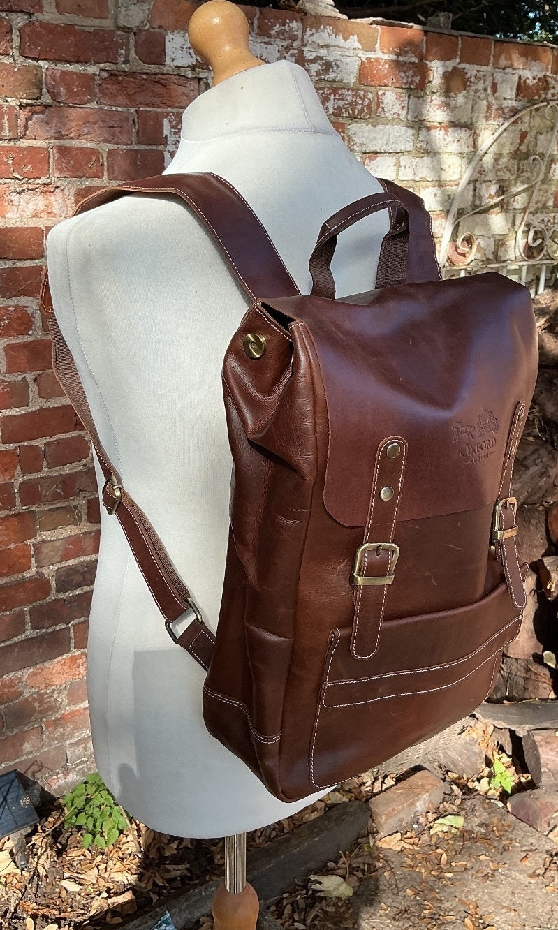 Oxford Chariot Luxury Leather Rucksack Brown Laptop Sleeve Multiple Pockets