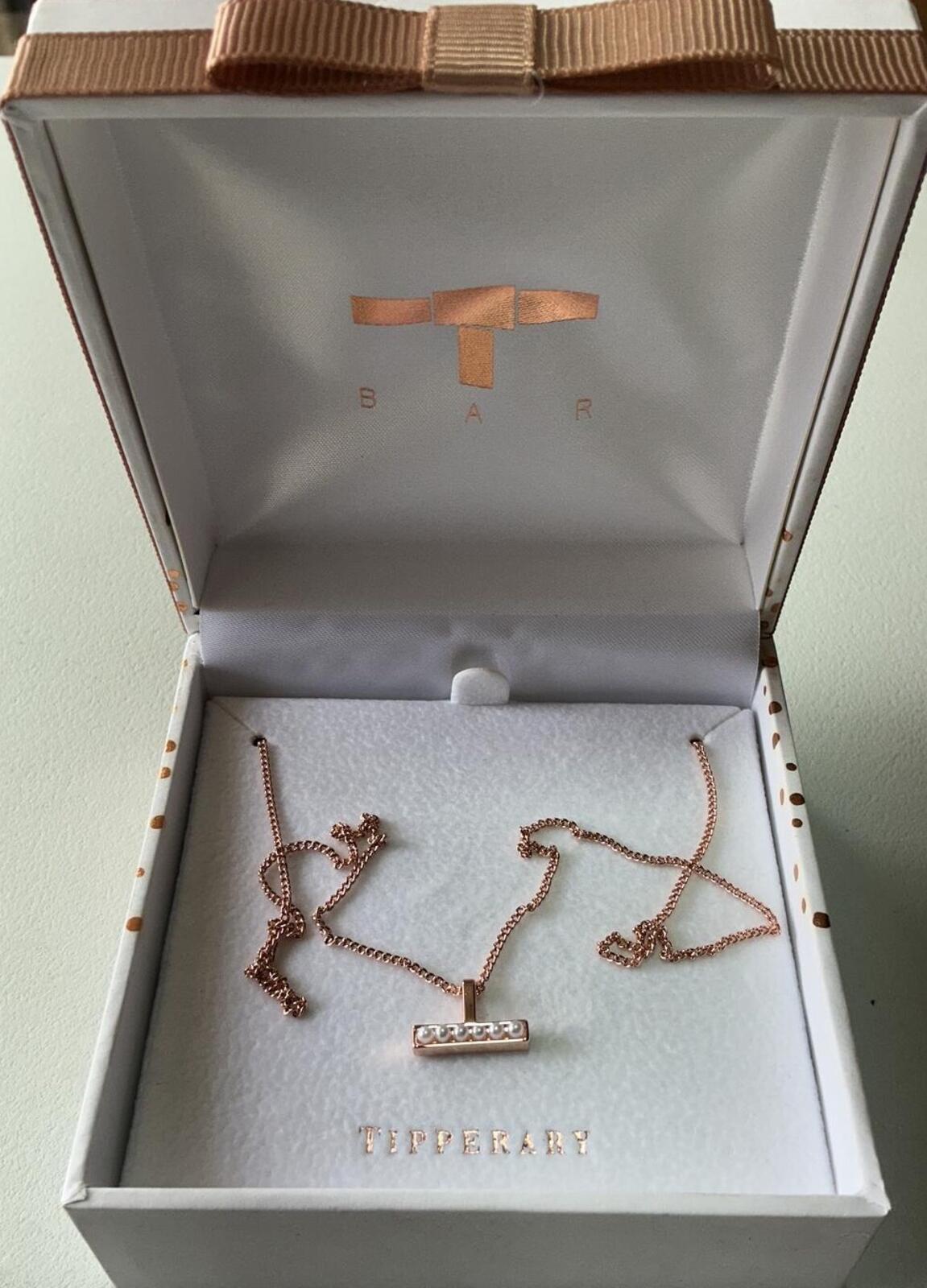 Tipperary Rose Gold Necklace with Pearl Bar Pendant Size